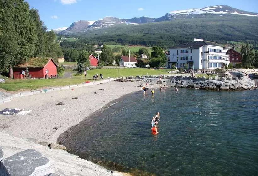 Innvik Fjordhotel   Misjonheimen