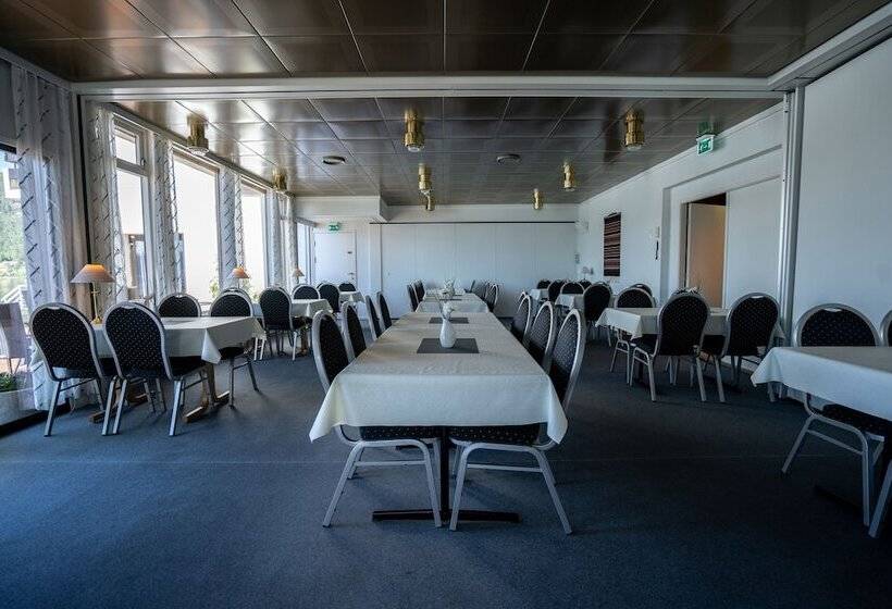 Innvik Fjordhotel   Misjonheimen