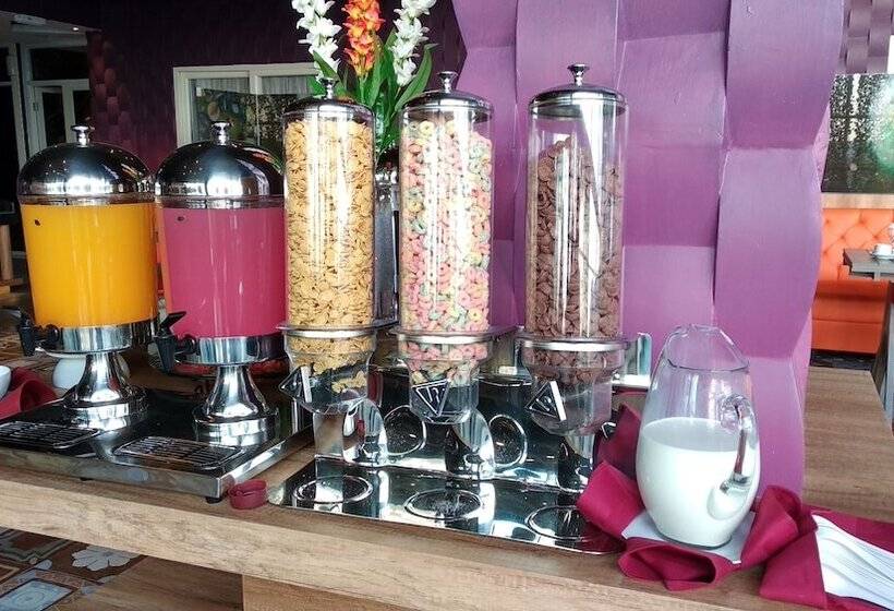 Premiere Hotel Tegal