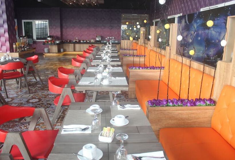 Premiere Hotel Tegal