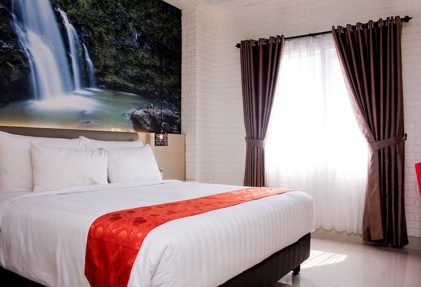 Premiere Hotel Tegal