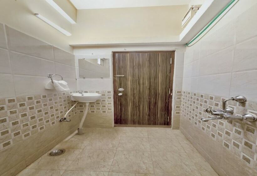 هتل Sai Vihar By Oyo Rooms