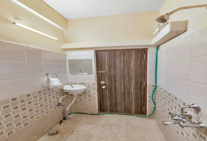 هتل Sai Vihar By Oyo Rooms