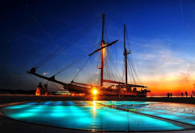 بنسيون Scallop Regent Rooms