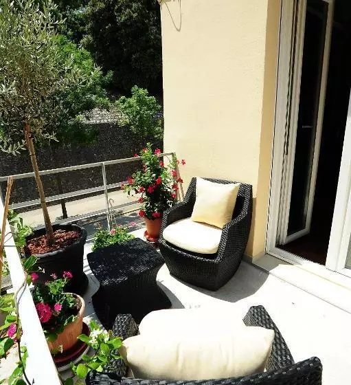 پانسیون Scallop Regent Rooms