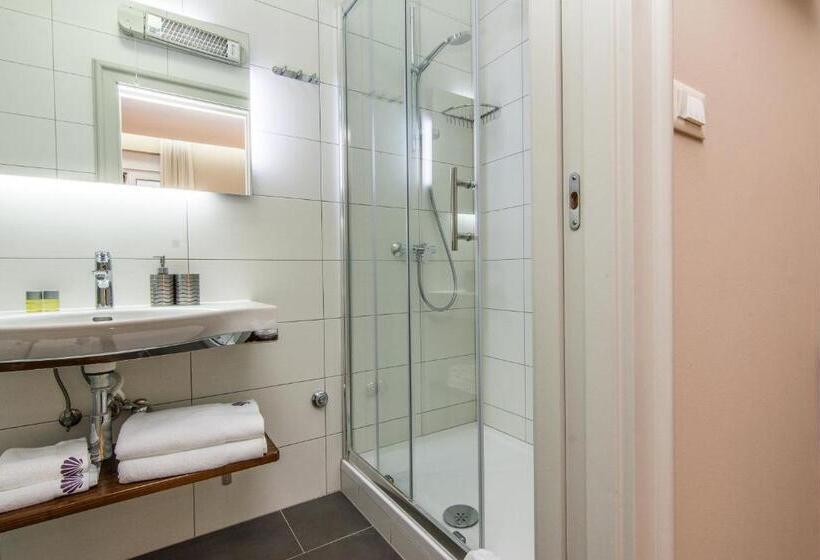 بنسيون Scallop Regent Rooms