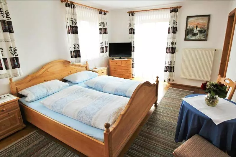 Majatalo Traditionswirtshaus Kraimoos