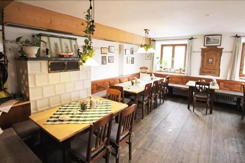 Majatalo Traditionswirtshaus Kraimoos