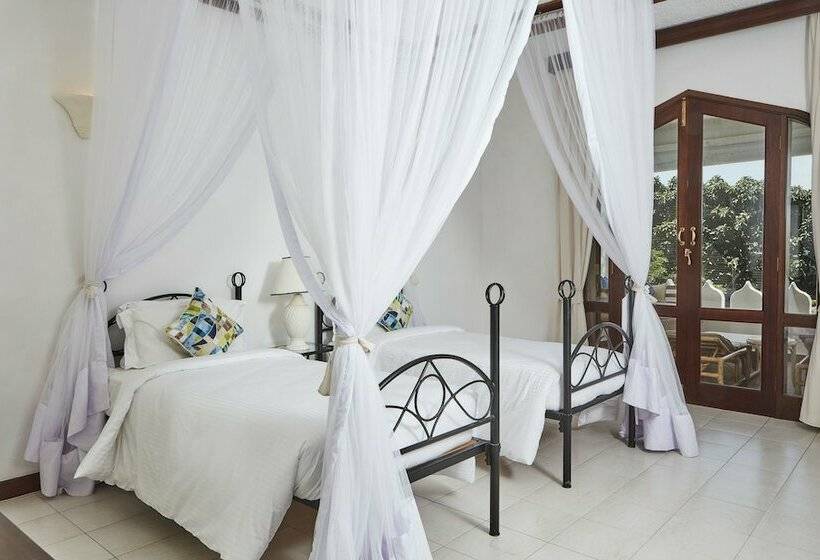 Tamarind Village Apartments