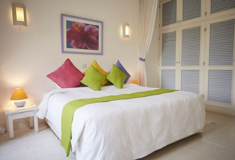 Tamarind Village Apartments