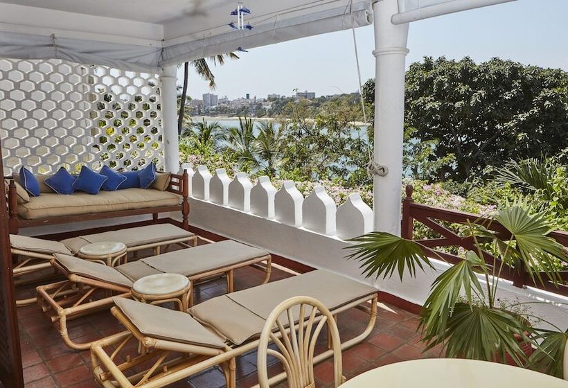 Tamarind Village Apartments