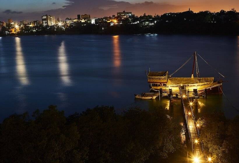 Tamarind Village Apartments