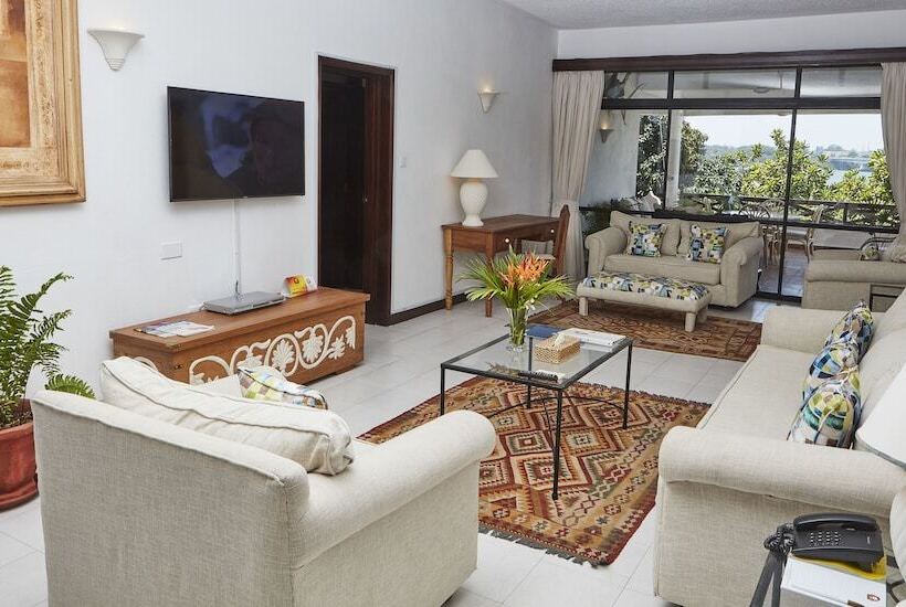 Tamarind Village Apartments