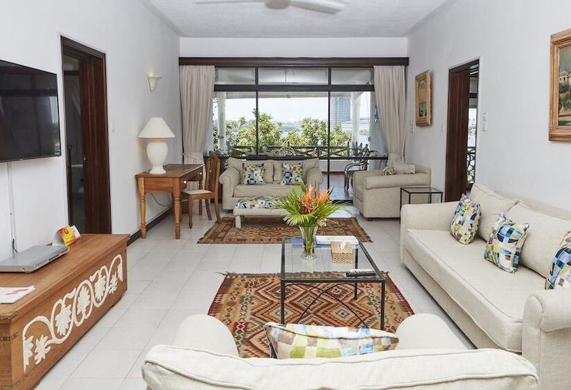 Tamarind Village Apartments