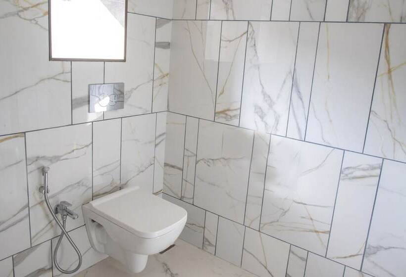 Empire Royale Hotel Hostel