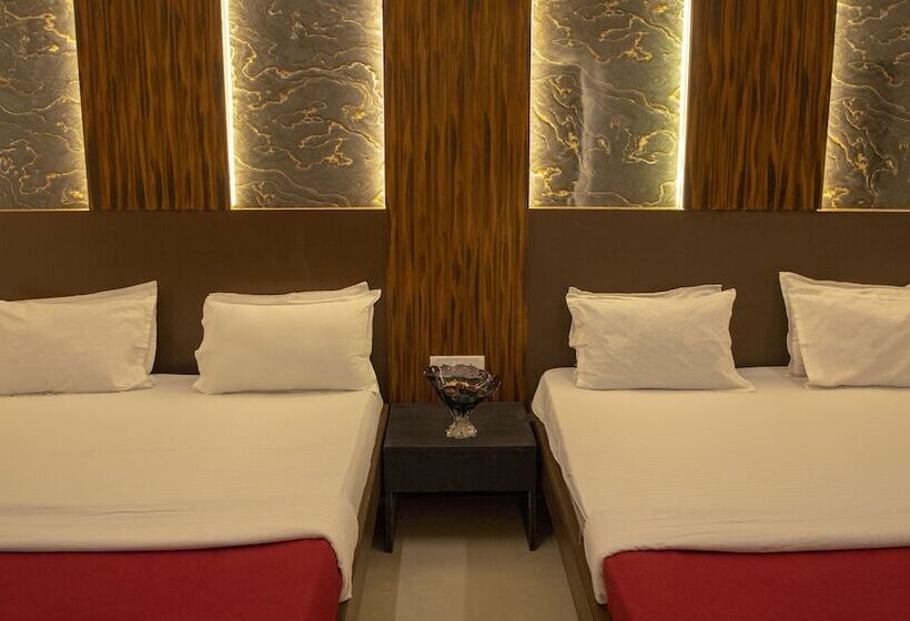 Empire Royale Hotel Hostel