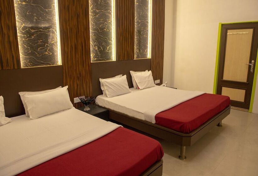 Empire Royale Hotel Hostel