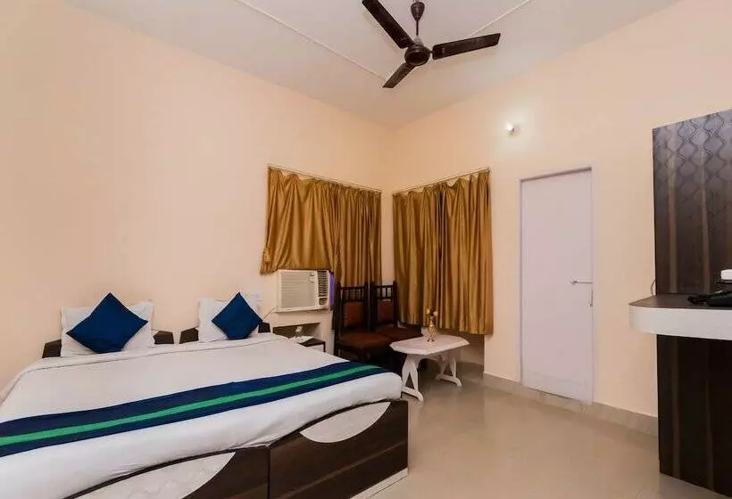 Fabhotel Aayash   Nr City Center Metro Station