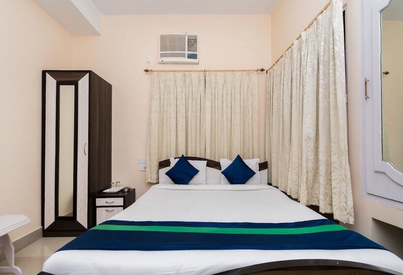 Fabhotel Aayash   Nr City Center Metro Station