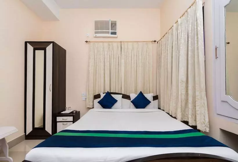 Fabhotel Aayash   Nr City Center Metro Station