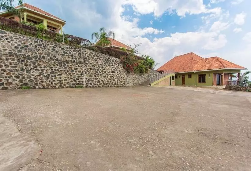 هتل Nirvana Heights