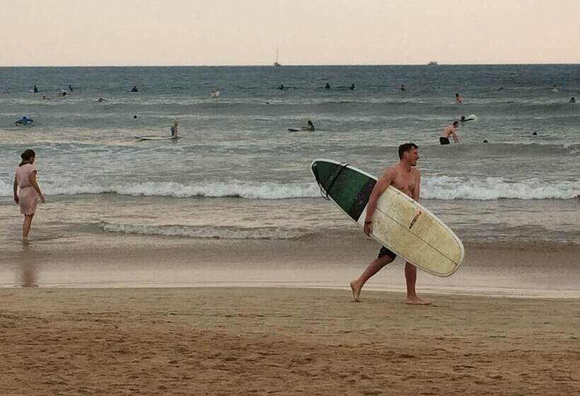 Отель Weligama Ocean Breeze