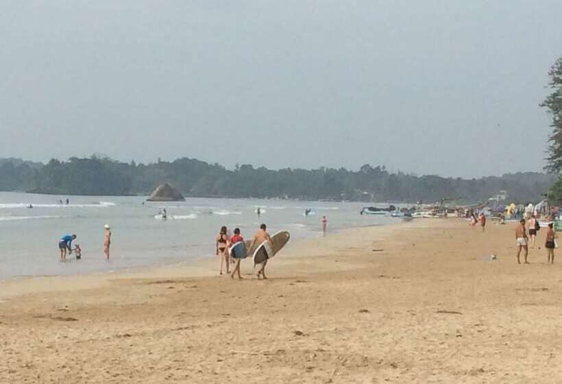 Отель Weligama Ocean Breeze