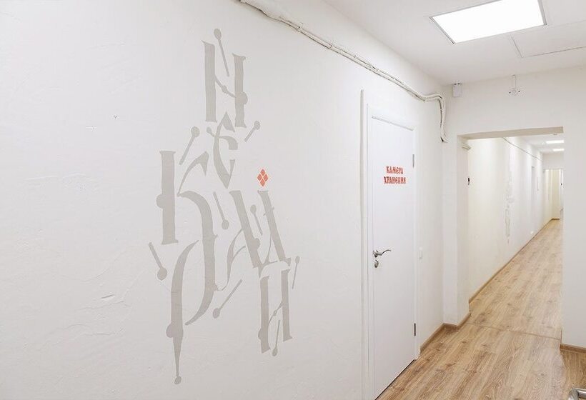 Ocharovannyy Strannik Hostel