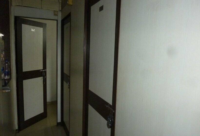 بنسيون Yadgar Guest House