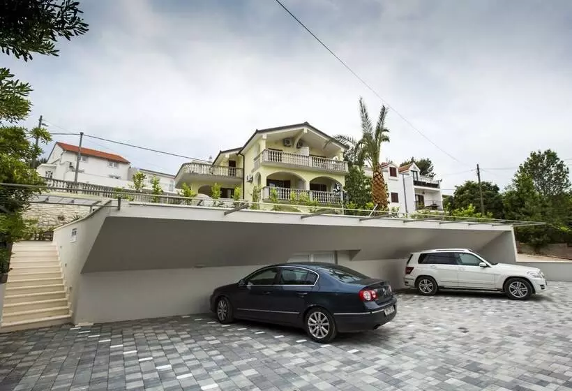 Apartments Bago