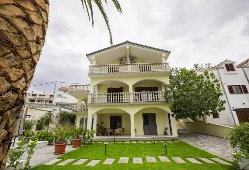 Apartments Bago