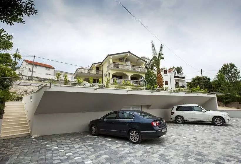 Apartments Bago