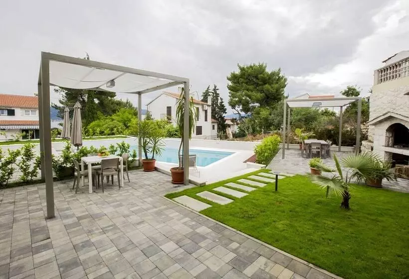 Apartments Bago