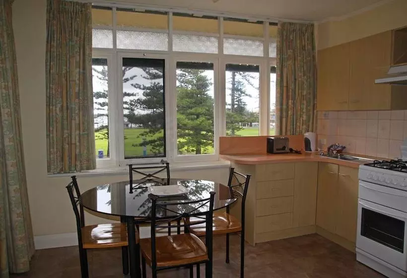 Bayview Apartments Glenelg