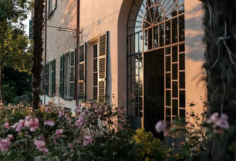 ホテル Albergo Real Castello