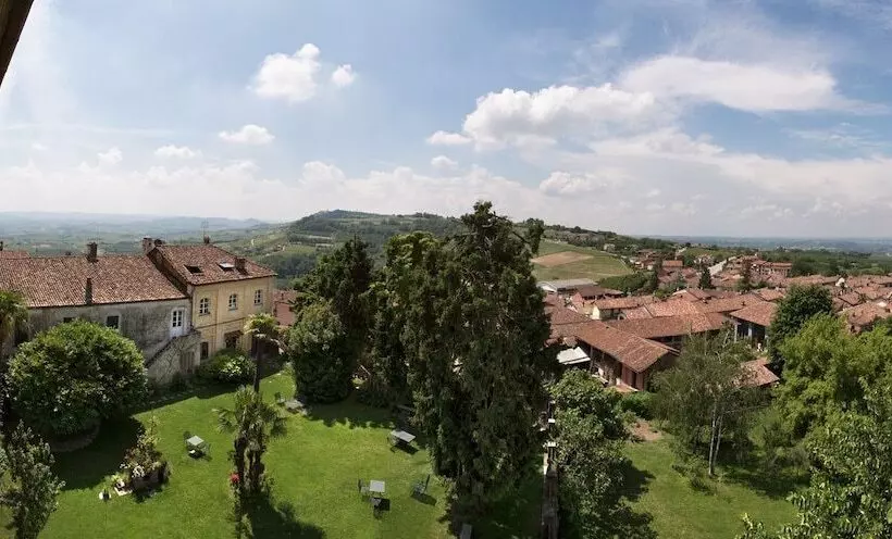 ホテル Albergo Real Castello