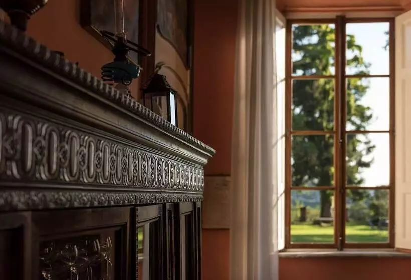 ホテル Albergo Real Castello