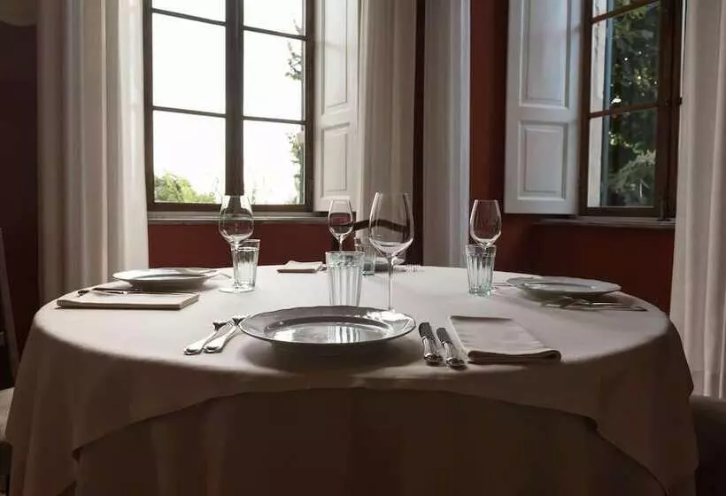 ホテル Albergo Real Castello