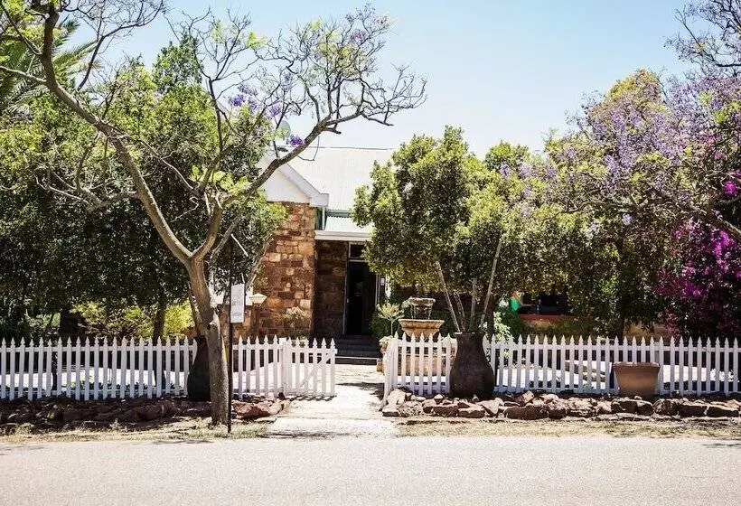 Majatalo Oak House Venue