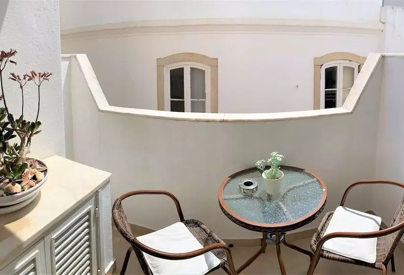 تختخواب و صبحانه Suites Inn Lagos