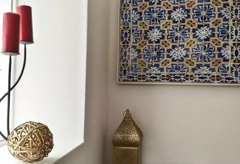 تختخواب و صبحانه Suites Inn Lagos