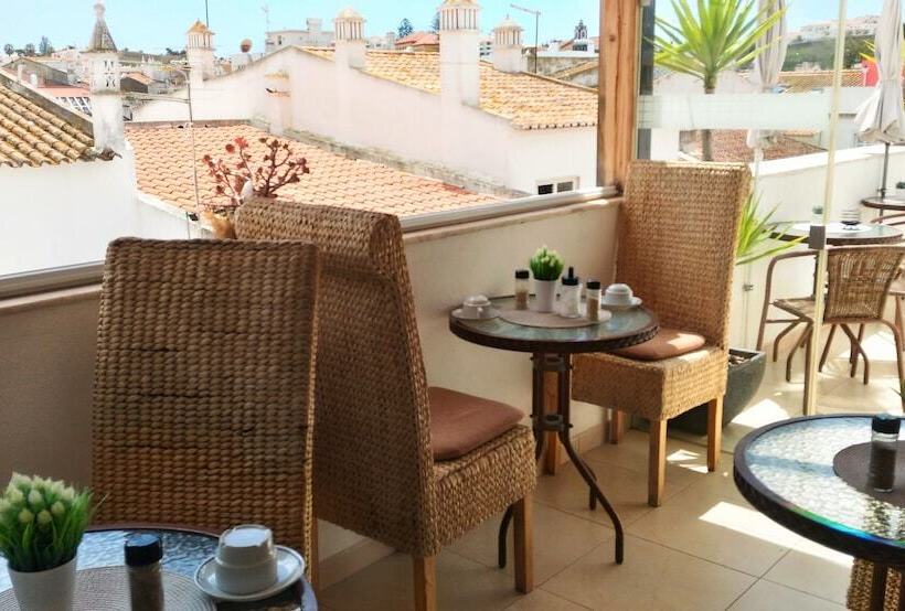 مبيت وإفطار Suites Inn Lagos