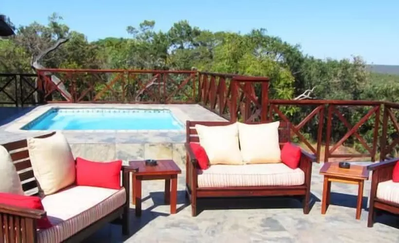 Hotelli Dinkweng Safari Lodge