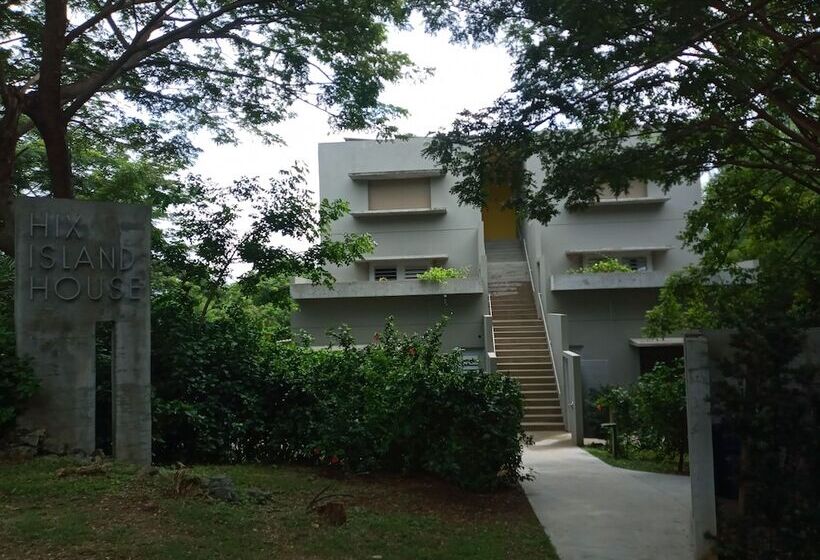 هتل Hix Island House