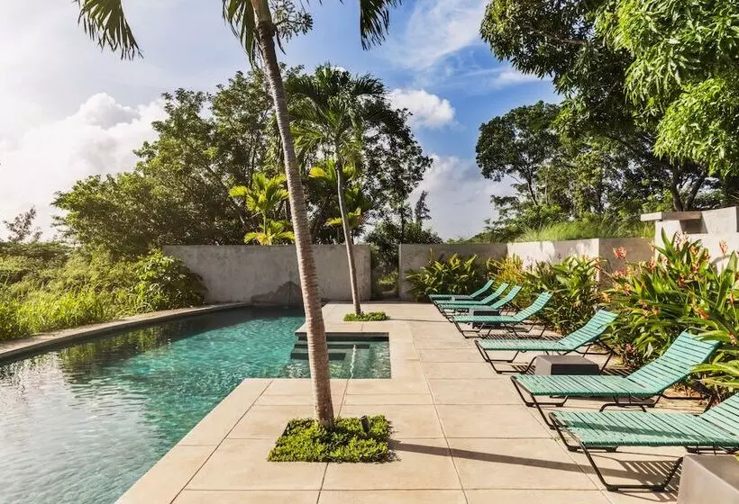 هتل Hix Island House