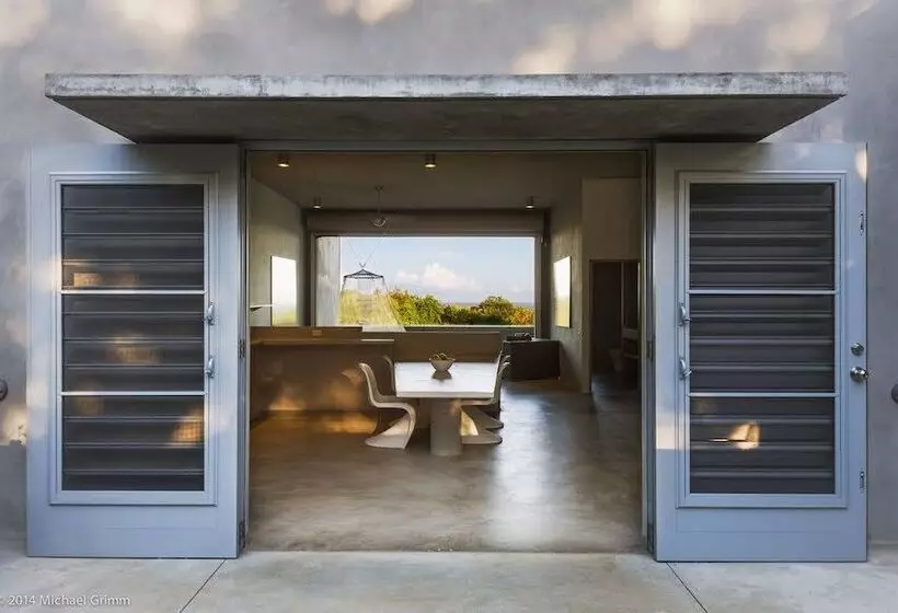 هتل Hix Island House