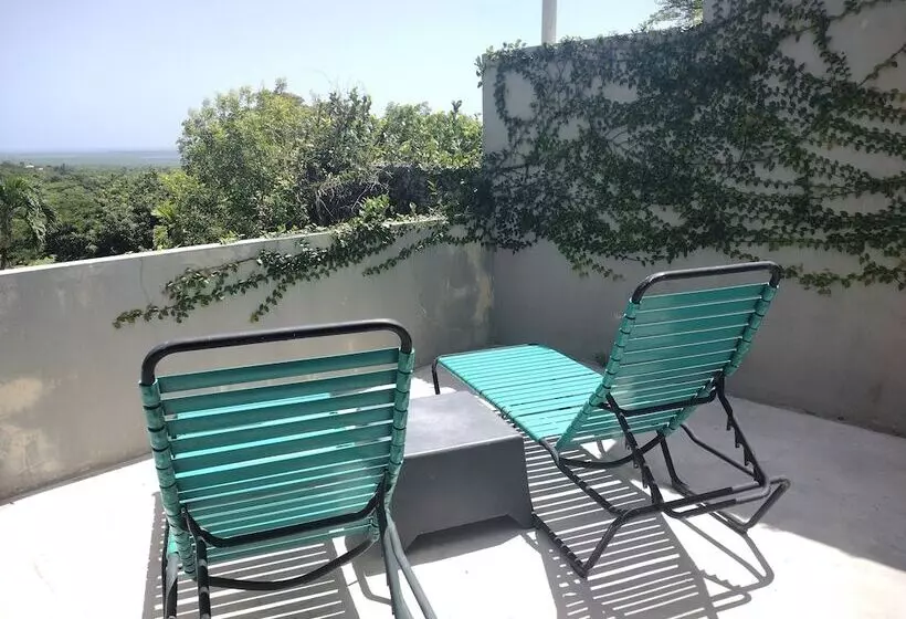 هتل Hix Island House