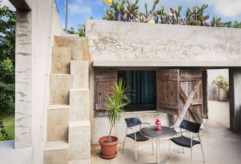 هتل Hix Island House