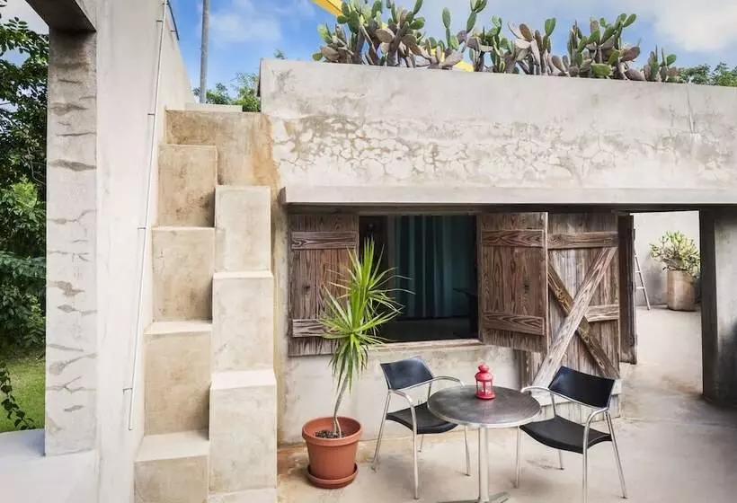 هتل Hix Island House