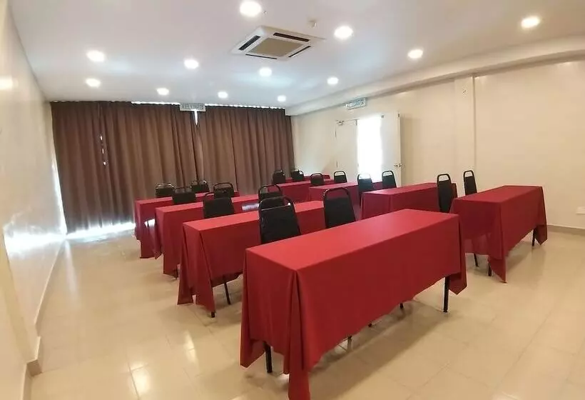 ホテル Jelai Raub